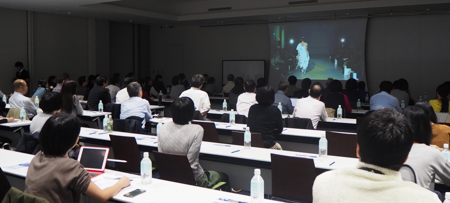数学セミナー 数学×ファッション 〜複雑系とウエディングドレスから見る数理美〜